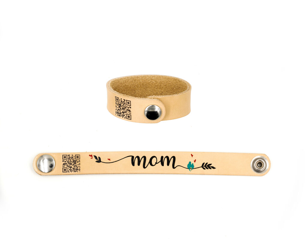 QR Code Bracelet - Mom