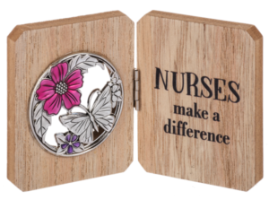 Nurse Mini Plaque | a wooden plaque "Nurses make a difference"